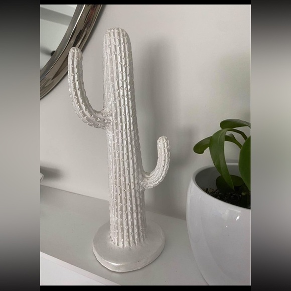 Decorative Statue Sculpture Western Cactus Ceramic White 11 inches Home Decor - Picture 2 of 9